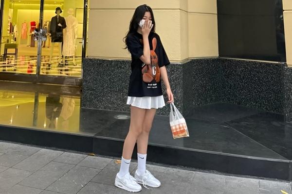 Con gái Hoa hậu Nguyễn Thị Huyền trổ mã ở tuổi 16, nhan sắc không thua kém mẹ-11