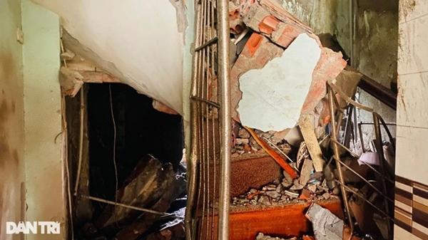 Vụ nổ như bom tại quán ăn ở Hà Nội: Đóng mở cửa sắt gây nổ khí gas?-4