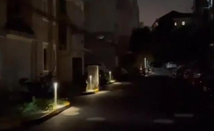 Quận lắp đèn đường, dân phát hoảng vì khu phố trông như nghĩa trang-2