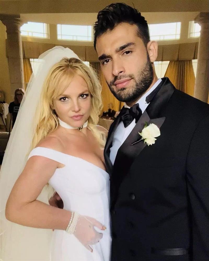 Chồng kém 13 tuổi bất ngờ đệ đơn ly hôn Britney Spears-1