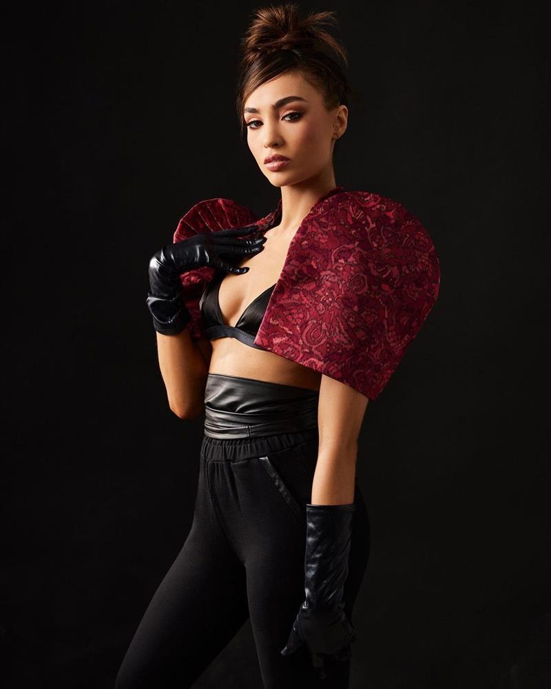 Đương kim Hoa hậu Hoàn vũ mặc hở bạo-8