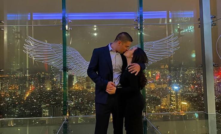 Lấy chồng cao 2m, 3 người đẹp được cưng như trứng mỏng-9