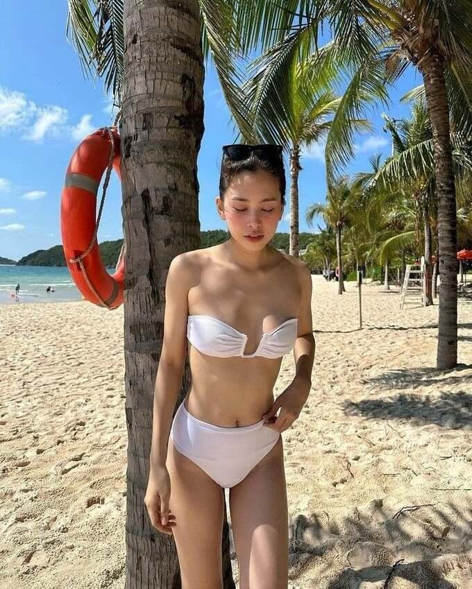 Ám chỉ độc thân, Hoa hậu Tiểu Vy khoe bikini siêu nhỏ giữa tin yêu diễn viên Thái Lan-2