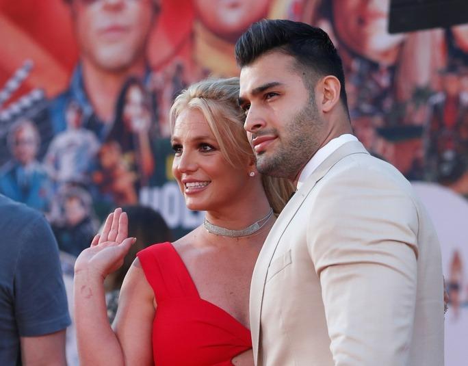 Britney Spears đối mặt cuộc chiến ly hôn chồng trẻ-1
