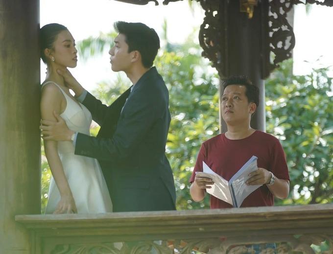 Hoa hậu Tiểu Vy tuổi 23: Sắc vóc gợi cảm, bị đồn hẹn hò tài tử Thái Lan-8