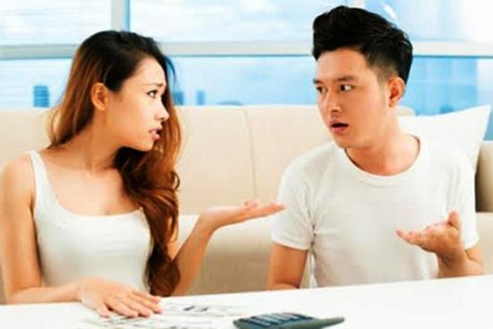 Chồng lương gần 100 triệu không chịu đưa một đồng, nói không nên rạch ròi tiền bạc
