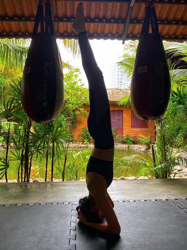 Sắc vóc đời thực bạn gái Johnny Trí Nguyễn: Dáng đẹp nhờ tập võ và ăn chay-2