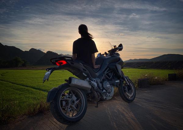 Sắc vóc đời thực bạn gái Johnny Trí Nguyễn: Dáng đẹp nhờ tập võ và ăn chay-5