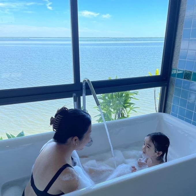 Chuyện tình kỳ diệu của hot girl từng muốn tự vẫn khi trót làm mẹ tuổi 18-3