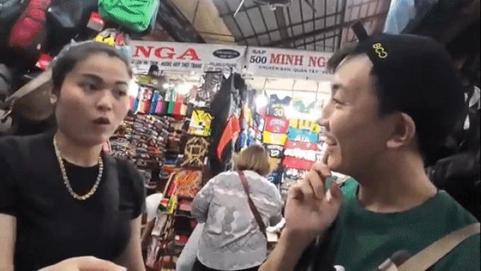 Du khách Nhật bị hét giá mua 3 đôi tất hết 700.000 đồng ở chợ Bến Thành-3