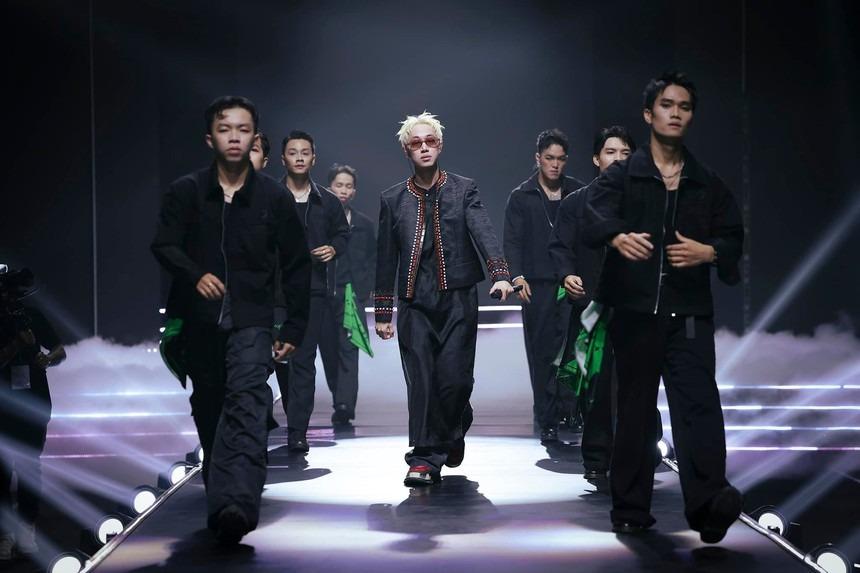 Hiện tượng À Lôi Double2T chính là cái tên đắt show nhất Rap Việt mùa 3-1