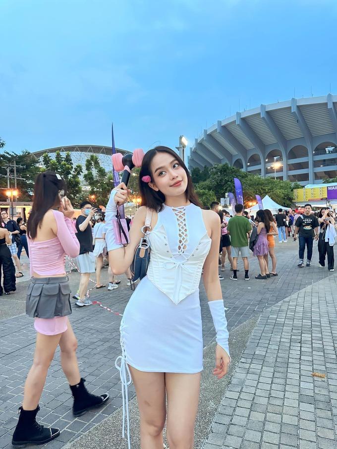 Hậu thẩm mỹ, HH Thanh Thủy chuộng váy một gang tay ở đời thường-6