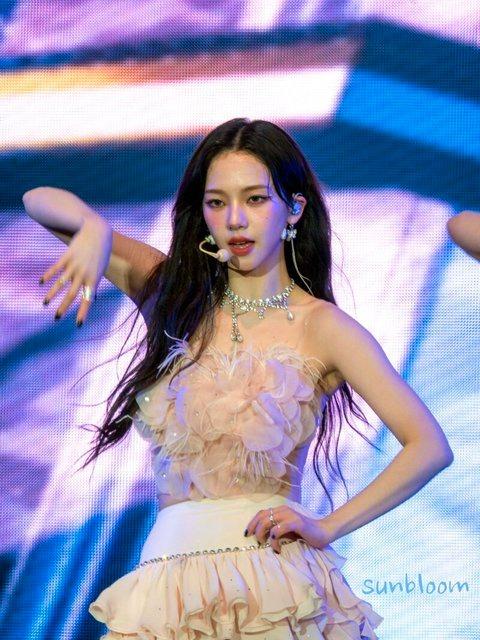 Hình ảnh của aespa có còn lung linh qua ảnh chưa chỉnh sửa?-2