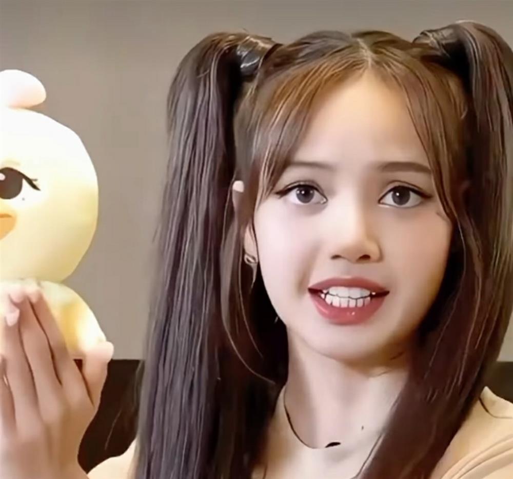 Lisa (BlackPink) yêu con trai tỷ phú thế giới và triết lý gió tầng nào gặp mây tầng ấy-4