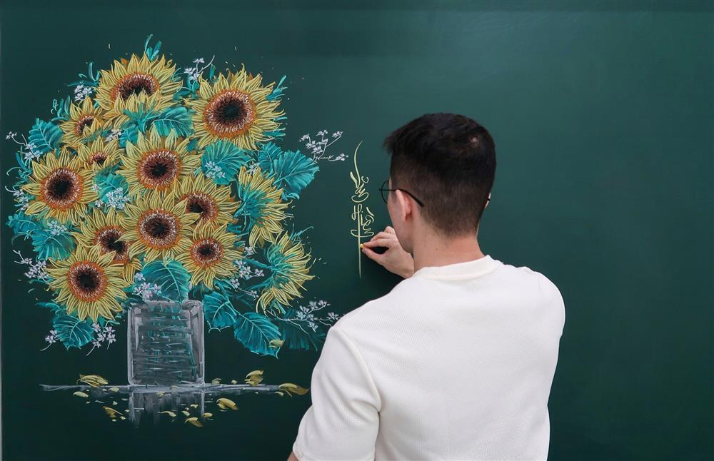 Thầy giáo cơ bắp TPHCM có biệt tài vẽ tranh bằng phấn sống động-8