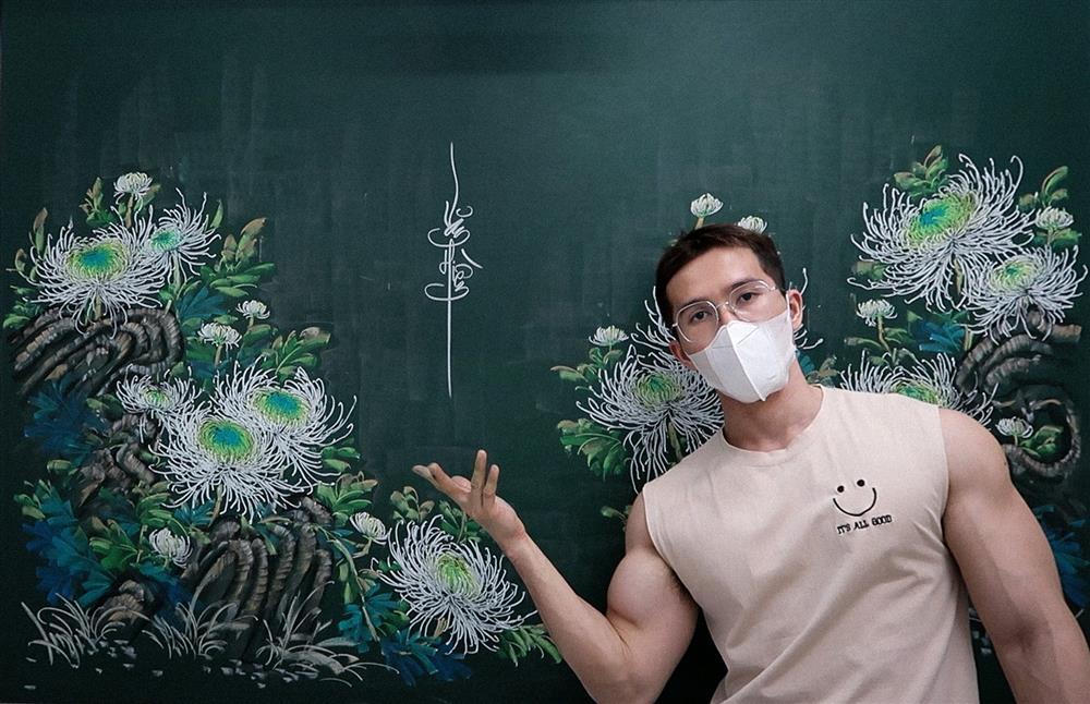 Thầy giáo cơ bắp TPHCM có biệt tài vẽ tranh bằng phấn sống động-9