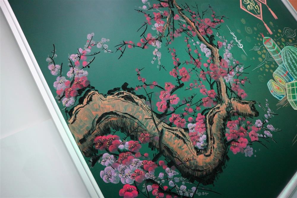 Thầy giáo cơ bắp TPHCM có biệt tài vẽ tranh bằng phấn sống động-12