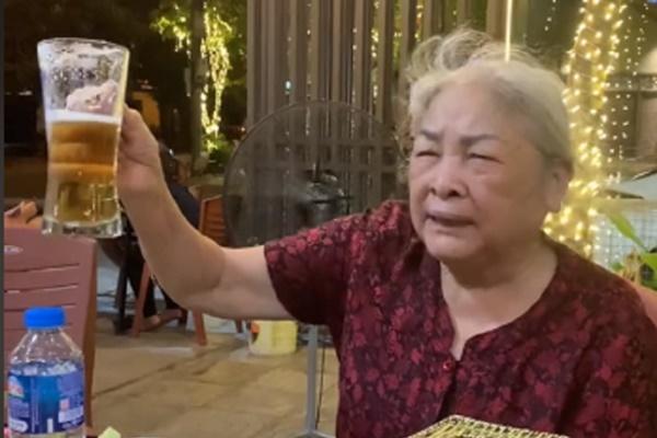 Xem cụ bà 104 tuổi nhảy dù từ 4.100m, lập kỷ lục người nhảy dù già nhất thế giới-5