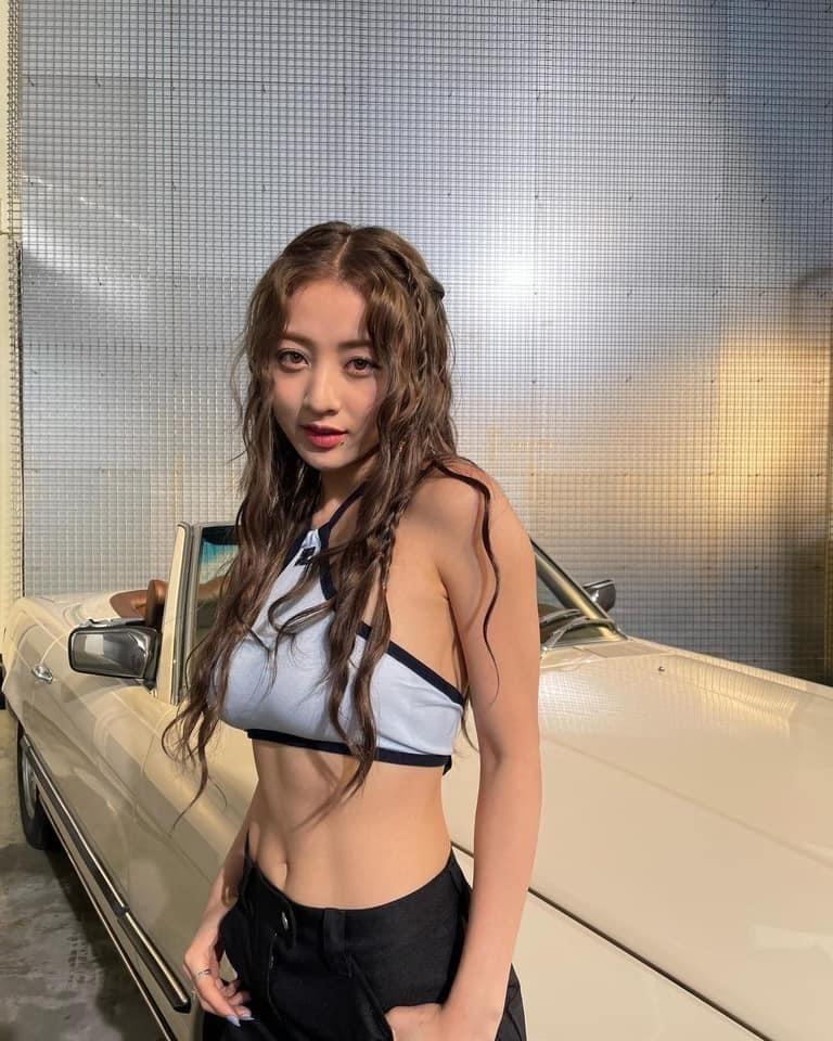 Jihyo gây sốt với vóc dáng gợi cảm-6