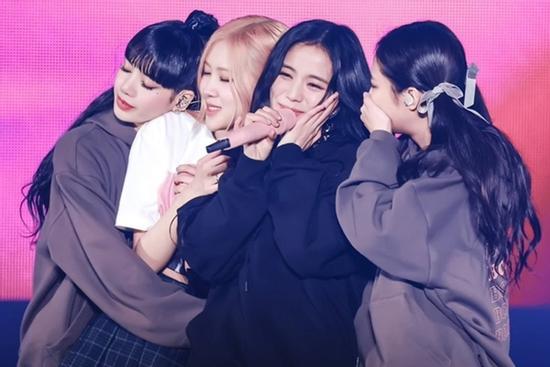 YG ngầm xác nhận đã tái ký hợp đồng với BLACKPINK qua thông báo mới nhất?