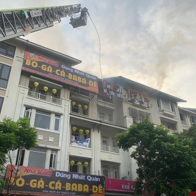 Cháy cửa hàng bán quần áo trẻ sơ sinh ở Hà Nội-2