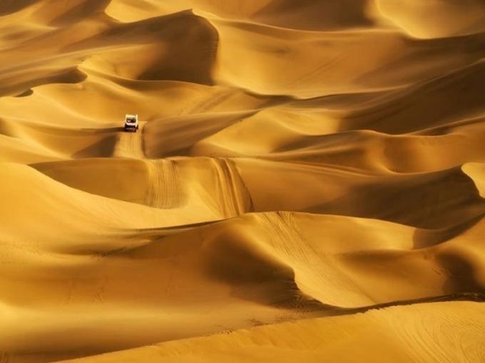 Vì sao tóc du khách dựng thẳng đứng như điện giật ở sa mạc Biển Chết?-3