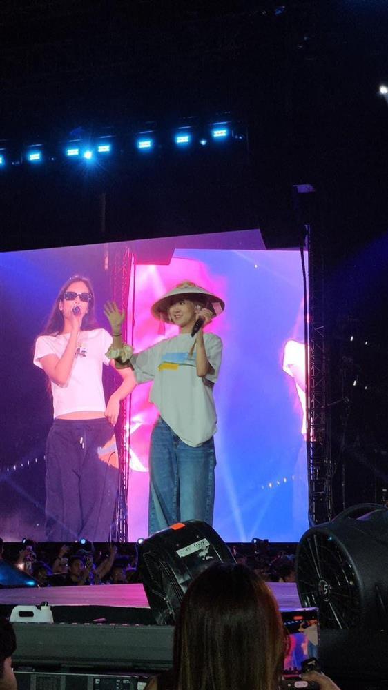 Con dâu Việt Nam Rosé đội nón lá ở concert Mỹ, BLINK Việt nức lòng chia sẻ rần rần-3
