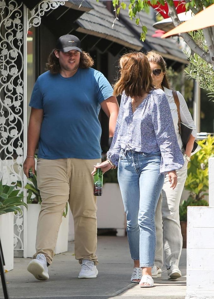 Con trai tài tử Kẻ Hủy Diệt lột xác ngoạn mục nhờ giảm cân-3