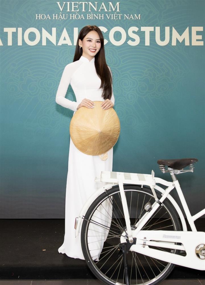 Hoa hậu Việt Nam Tiểu Vy, Đỗ Thị Hà gợi cảm trên thảm đỏ-13