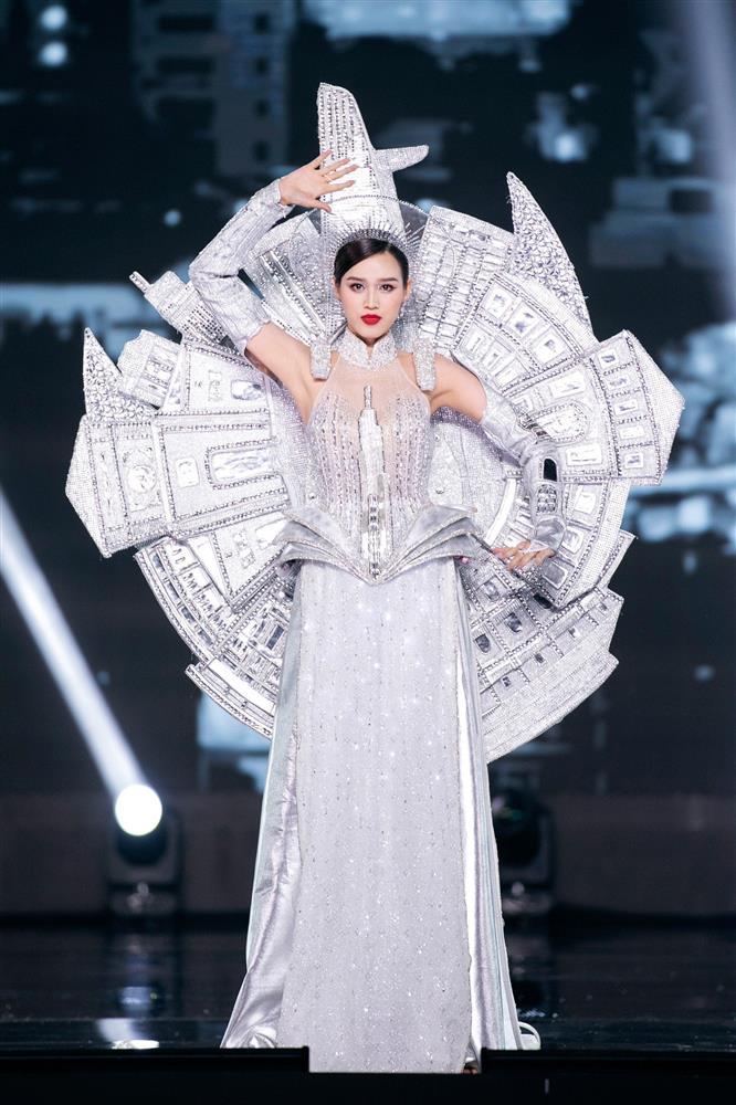 Miss Grand Vietnam 2023 thi trang phục dân tộc: Quá nhiều mẫu cồng kềnh-6