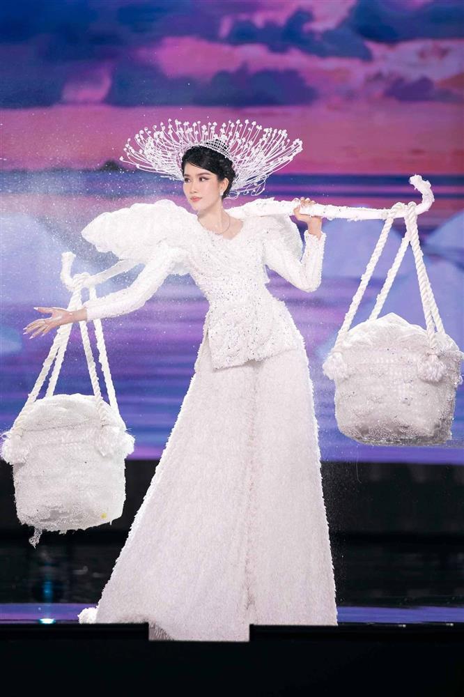 Miss Grand Vietnam 2023 thi trang phục dân tộc: Quá nhiều mẫu cồng kềnh-11