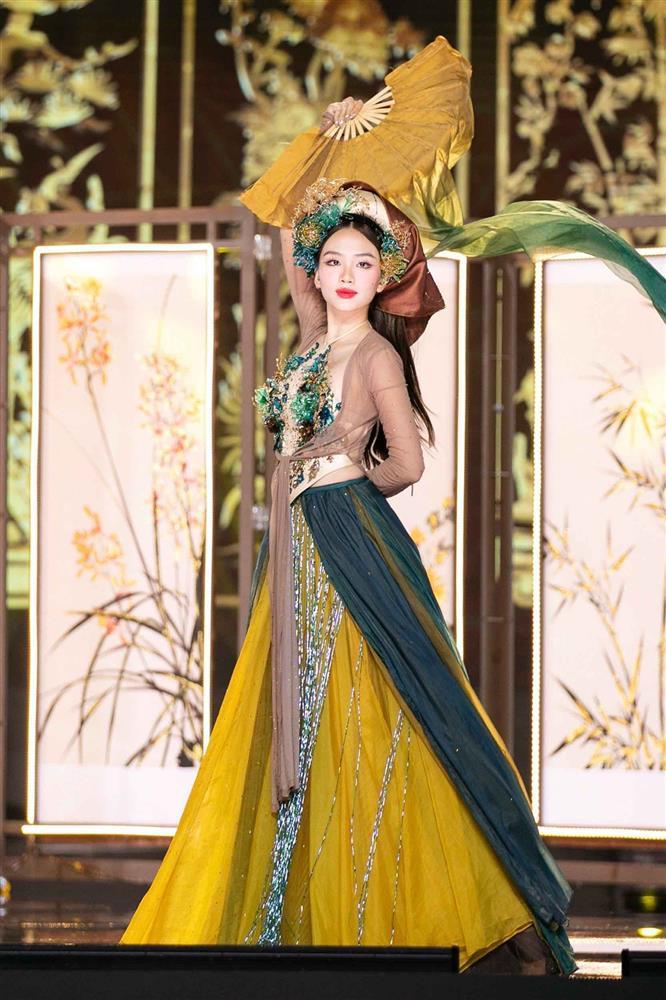 Miss Grand Vietnam 2023 thi trang phục dân tộc: Quá nhiều mẫu cồng kềnh-14