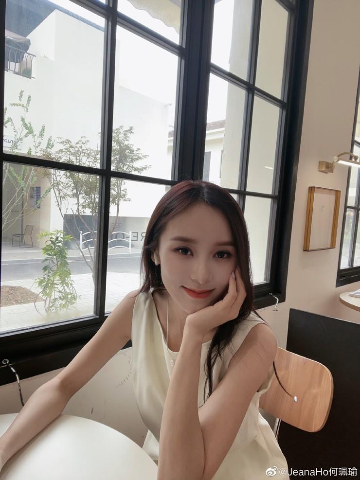 Bản sao Phạm Băng Băng theo đuổi phong cách gợi cảm giờ lột xác ngoạn mục-2