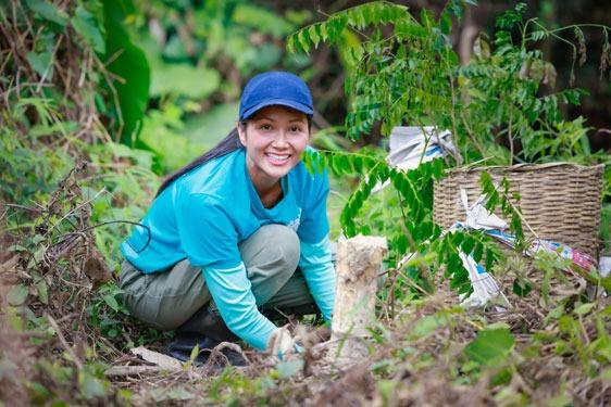 H’Hen Niê: Giúp người khác là niềm vui-2