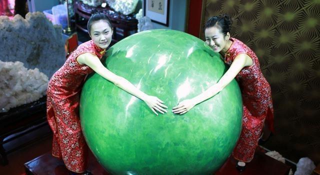 Số phận viên dạ minh châu nặng 6 tấn lớn nhất thế giới được tìm thấy cách đây gần 20 năm hiện ra sao?-1