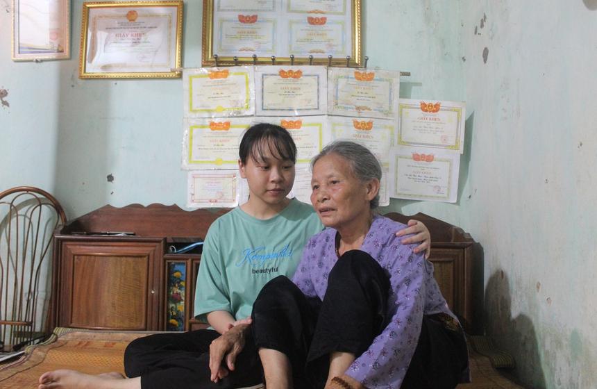 Nữ sinh đạt 27,25 điểm gặp khó trên con đường vào đại học, câu chuyện phía sau đầy xót xa-1