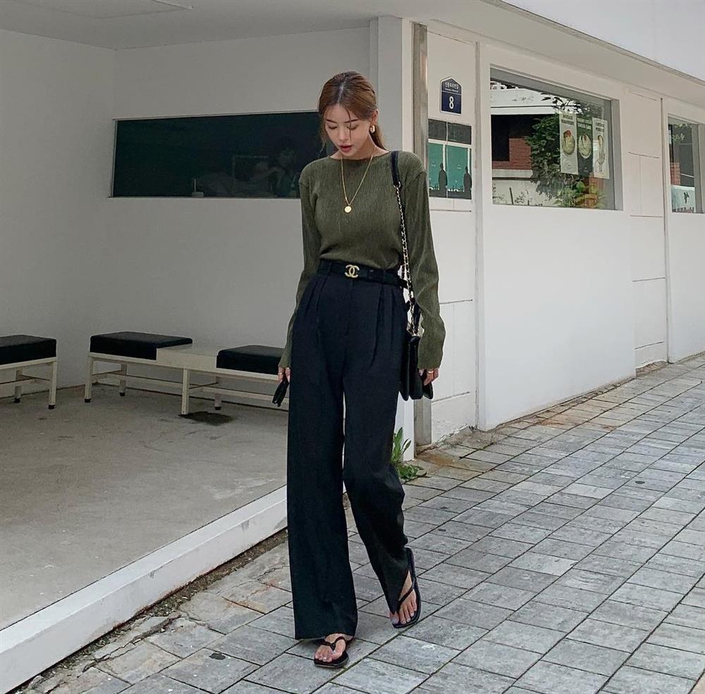 5 món thời trang màu đen nên có để mặc đẹp hơn-4