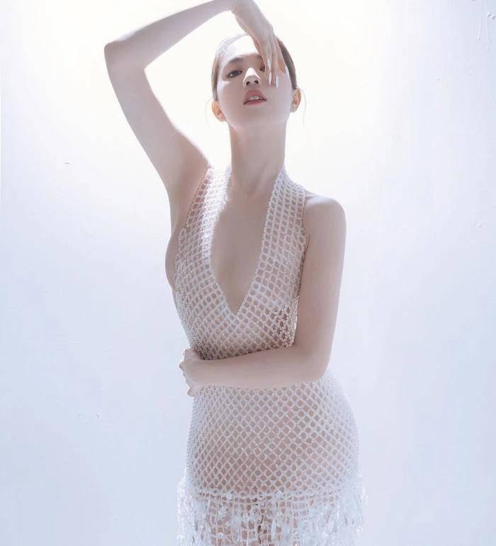 1001 kiểu mặc váy ảo ảnh như lưới đánh cá dễ gây mất điểm của các chị em-3