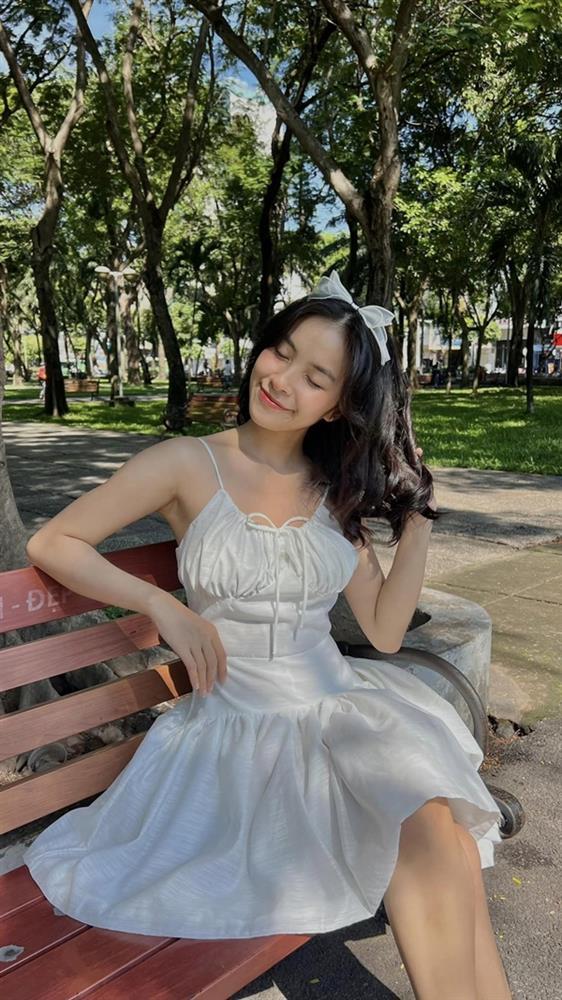 Hình ảnh ngoài đời của cô công nhân may Hoài Làng Trong Phố-11