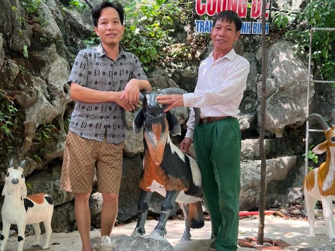 Ông chú hàng dê Ninh Bình vẫy xe như quẩy, khách đi qua không vào cũng khó-2