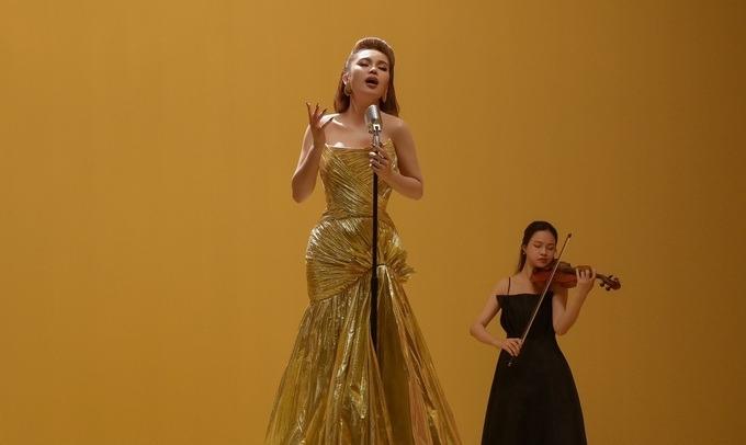 Giang Hồng Ngọc: Ông xã không cấm tôi mặc hở-3