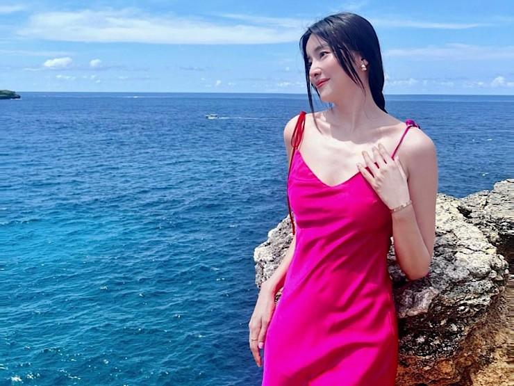 Mặc váy không phòng hộ đi biển: Cao Thái Hà áp đảo dàn mỹ nhân vũ trụ VTV-8