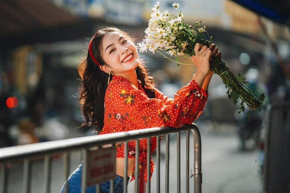 Vợ Duy Hưng Làng Trong Phố ngoài đời sắc vóc nuột nà, gu thời trang sành điệu cỡ nào?-7