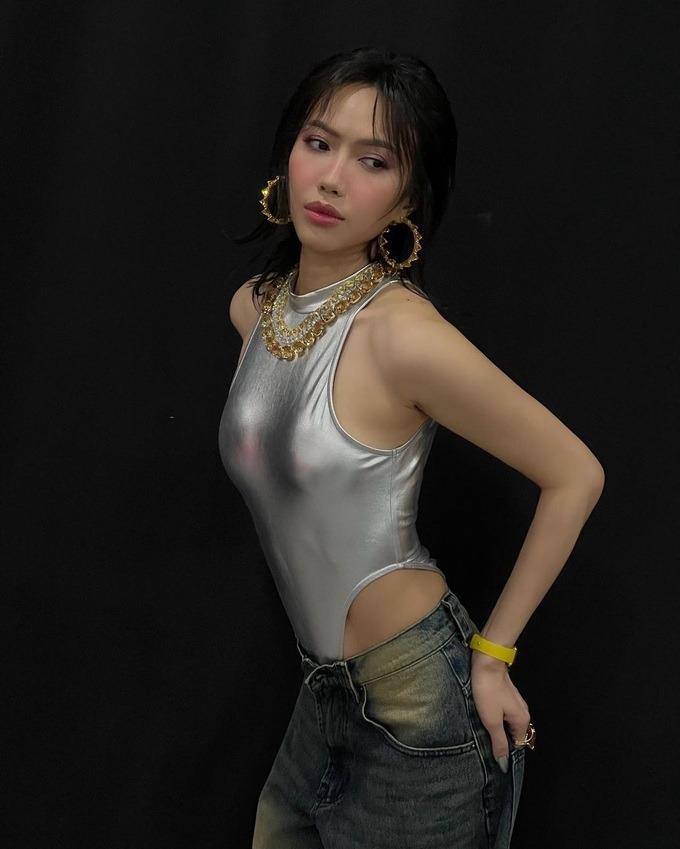 Diệu Nhi ngày càng ăn mặc sành điệu, chuộng phong cách gợi cảm-4