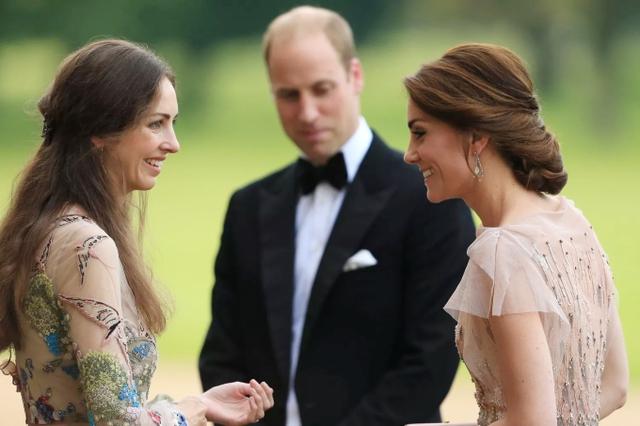 Công nương Kate lần đầu làm việc bất chấp nguy hiểm, không dùng mẹo đặc biệt khi ra ngoài-2