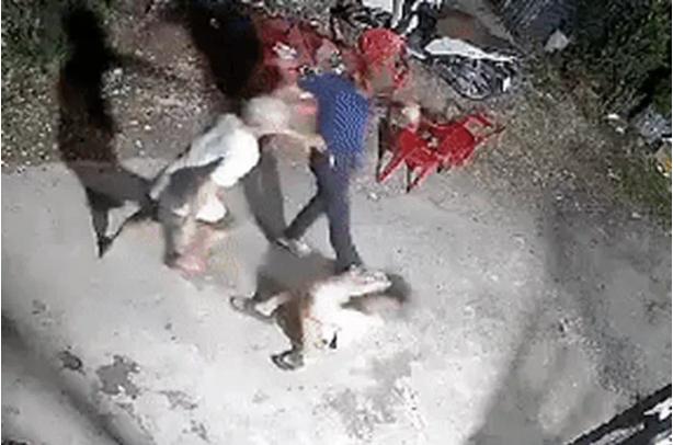 Bị bố ruột hành hung dã man, bé gái chạy trốn trong đêm-1