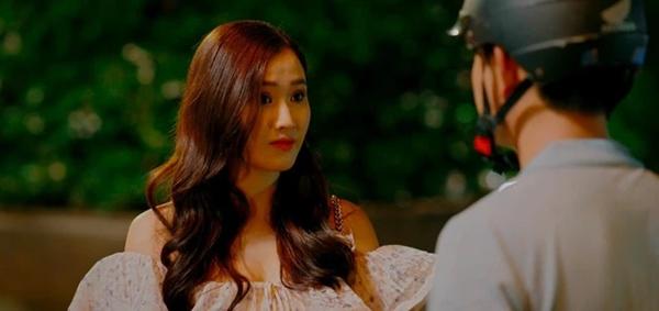 Ảnh đời thường gợi cảm của tiểu tam phim Làng Trong Phố-1