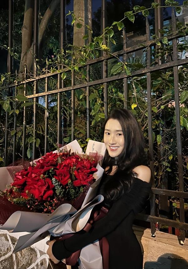 Ảnh đời thường gợi cảm của tiểu tam phim Làng Trong Phố-9