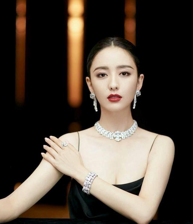 Top 5 người đẹp đến từ vùng đất toàn mỹ nhân lai Tây của Trung Quốc-8