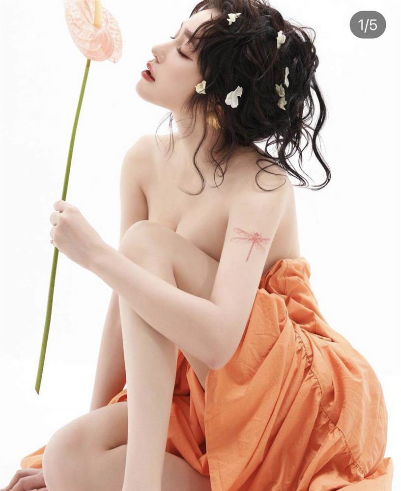 Gu chọn váy áo tôn sắc vóc gái 2 con của Elly Trần đẹp và mặn mà hơn xưa!-3